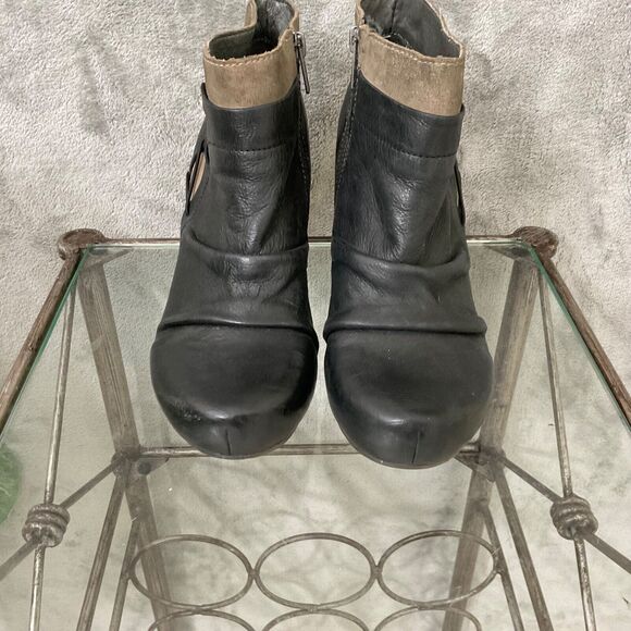OTBT  Leather Ankle Bootie women’s size 7.5 smooth & suede leather two tone - Picture 3 of 10